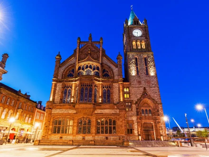 Belfast vs. Derry: Which One Should I Visit?