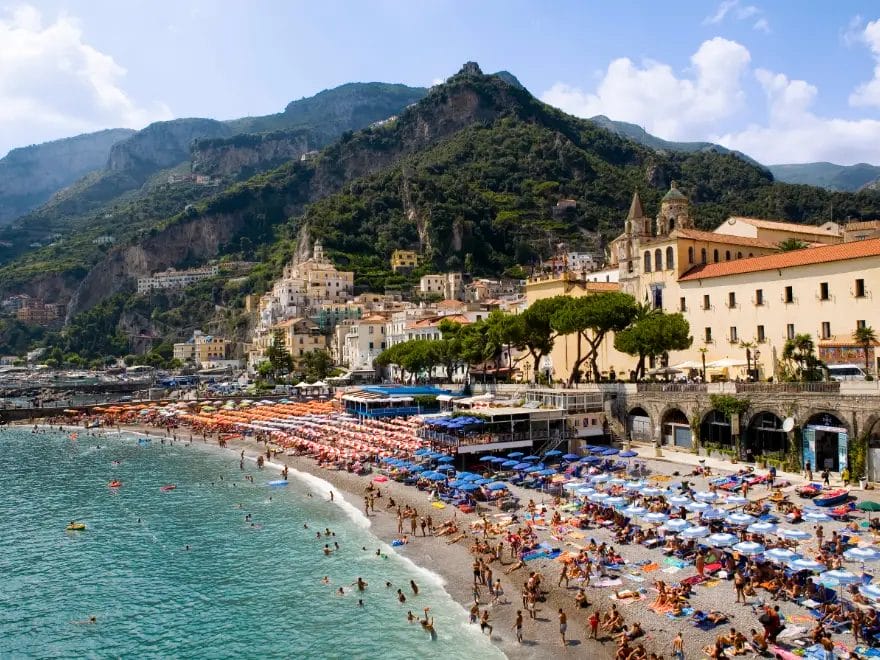 Amalfi Coast vs. Capri: Customs