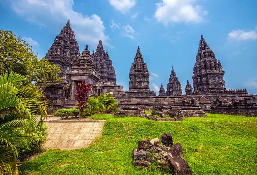 Angkor Wat vs. Borobudur Weather