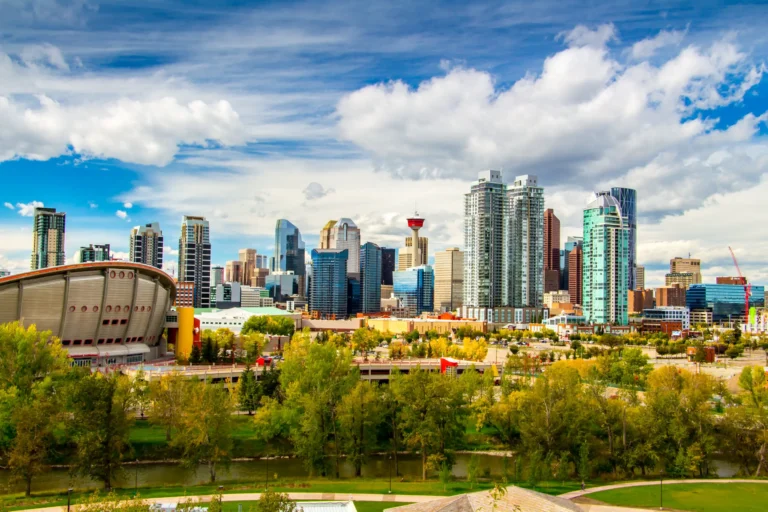 Calgary vs. Vancouver: Where Should I Live?