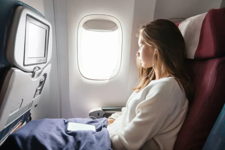 Why is Economy Class So Uncomfortable? (+ 5 Tips)