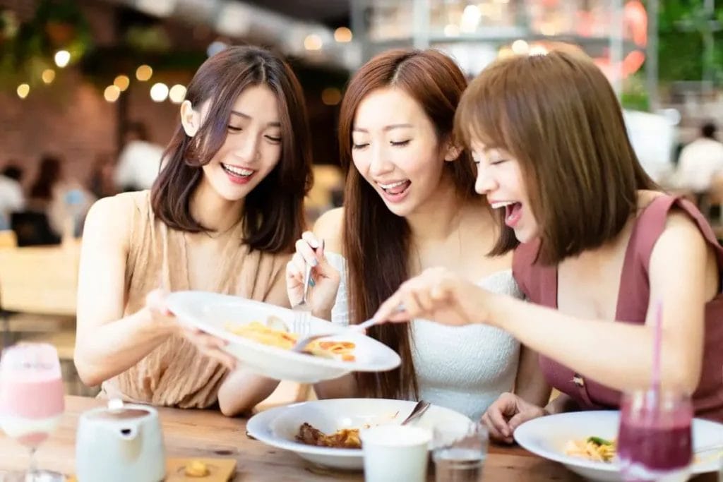 casual chinese dim sum restaurant