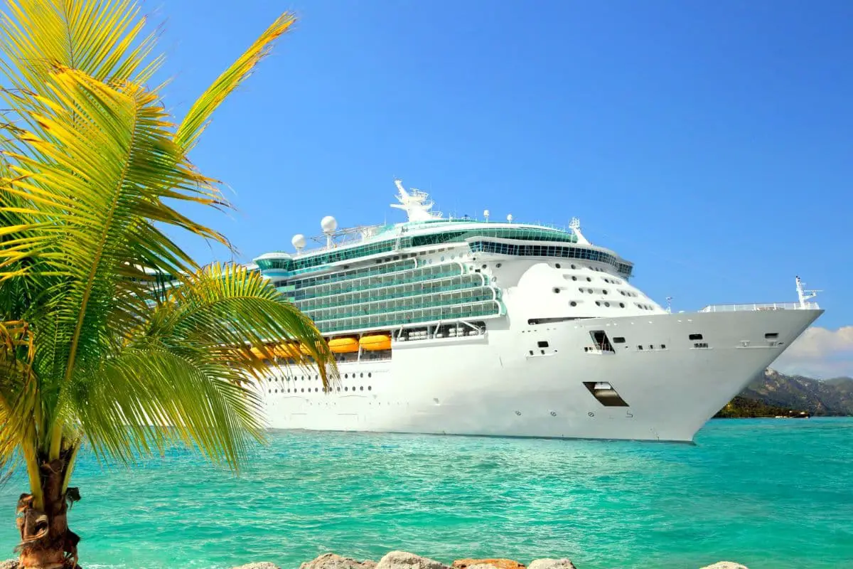 Board the Cruise Liner for Hawaii