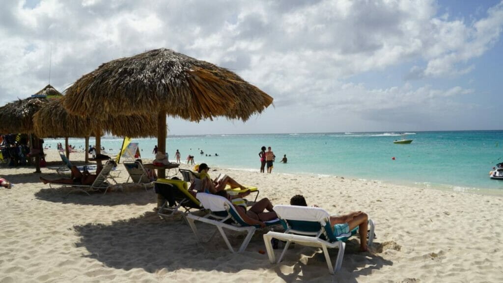 Are There Lifeguards On The Beaches In Aruba?